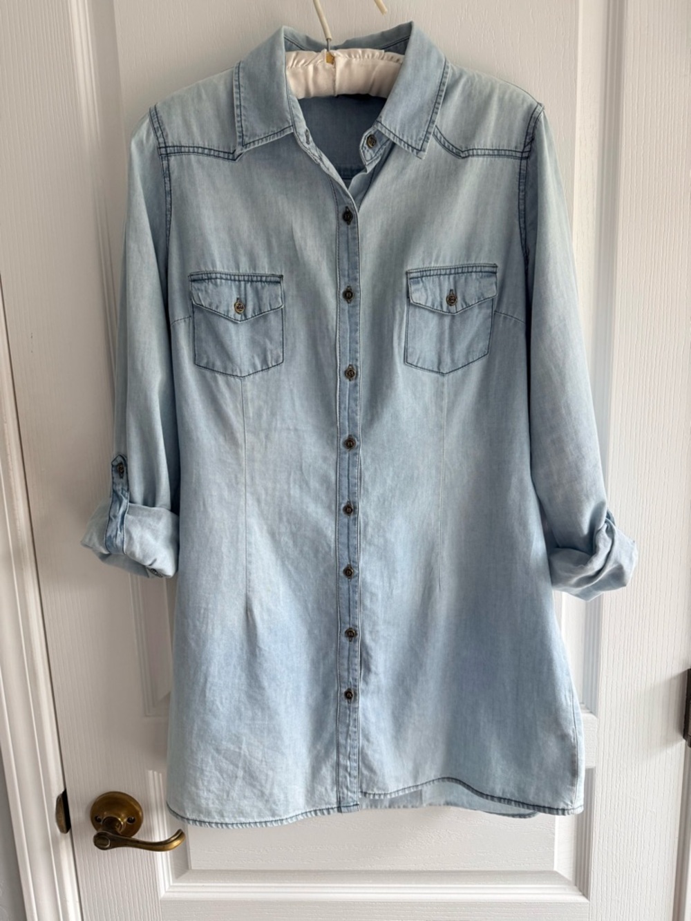 Dex Denim Shirt Blouse Fitted Roll Tab Sleeves Button Down Blue Chambray Size M
